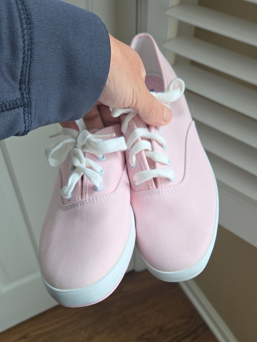 Classic Casual Pink Canvas Sneakers - Lightweight Women's Shoes